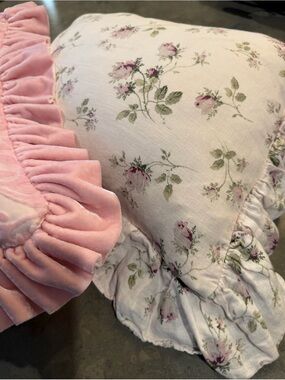 BELLA NOTTE Vintage floral LINEN pale pink single sham